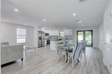 1286 Solana Rd, Naples, FL 34103 - photo 3