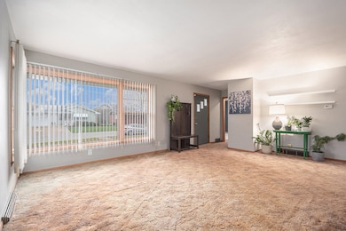 unlisted-address, Sycamore, IL 60178 - photo 3