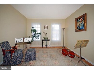 14 Kinglet Dr S, Cranbury, NJ 08512 - photo 4