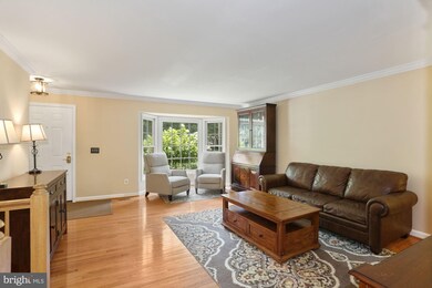 10618 Alison Dr, Burke, VA 22015 - photo 5