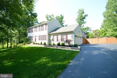 8910 Jameson St, Lorton, VA 22079 - photo 2