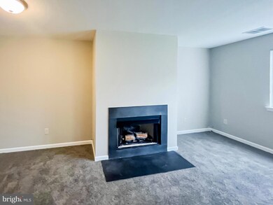 104 Falcon Ridge Way N unit 10/4, Hamburg, NJ 07419 - photo 6