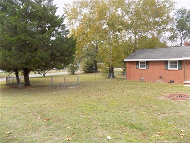 428 Durant Dr, Fayetteville, NC 28304 - photo 2