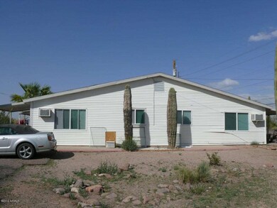 204 N Cactus RD