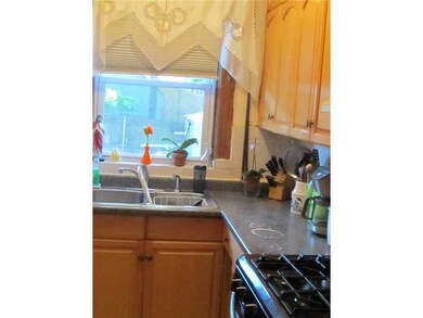 137 Mulberry St, Pawtucket, RI 02860 - photo 6