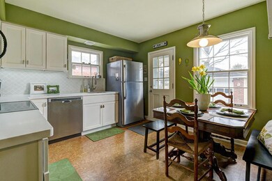 Eat-in Kitchen