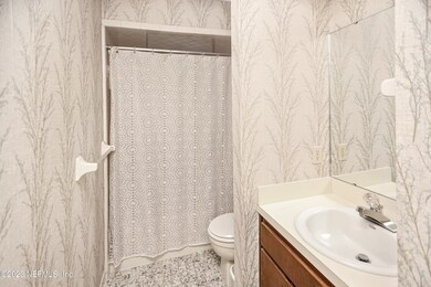 5319 Secluded Oaks Ln, Jacksonville, FL 32210 - photo 7