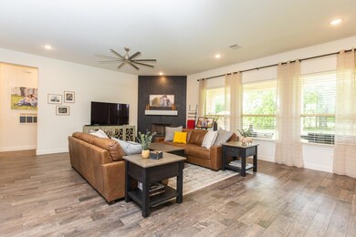 107 Maudy Ln, Springtown, TX 76082 - photo 6