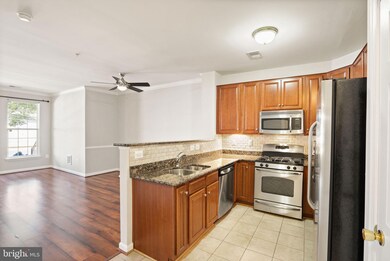 15571 John Diskin Cir, Woodbridge, VA 22191 - photo 6