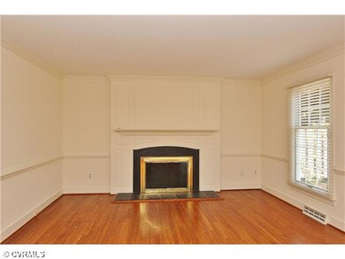 Den/Family/Great Room - Large, bright family room 