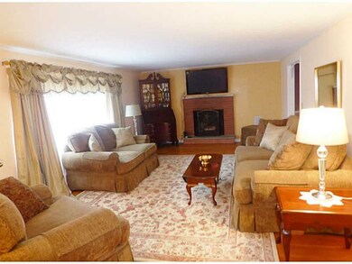 112 Cindy Ln, Warwick, RI 02886 - photo 2