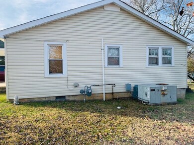 423 Bird St, Shelbyville, TN 37160 - photo 6