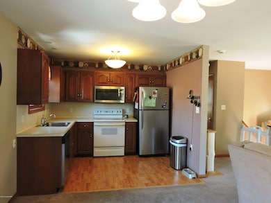 706 Horizon Dr, Stroudsburg, PA 18360 - photo 4