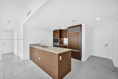 Icon Brickell Tower 1 unit 3113, Miami, FL 33131 - photo 4