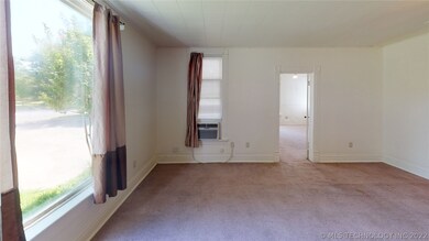 339 W Adams Ave, McAlester, OK 74501 - photo 4
