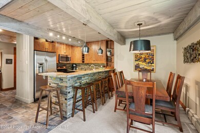 Dining/Kitchen