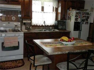 467 Allen St, New Bedford, MA 02740 - photo 5