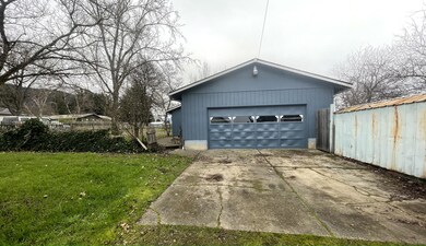 151 Milly Ave, Myrtle Creek, OR 97457 - photo 2