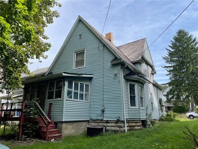 696 Spruce Ave, Sharon, PA 16146 - photo 2