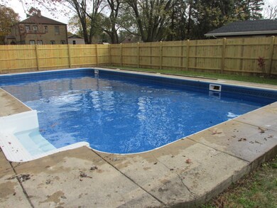 2233 Corona Rd, Waukegan, IL 60087 - photo 2