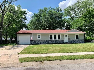 704 NW B St, Blue Springs, MO 64015 - photo 2