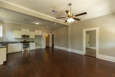 1413 6th St, Bay City, TX 77414 - photo 4