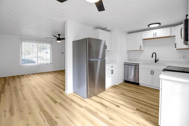 13-web-or-mls-3463-oakcrest-rd