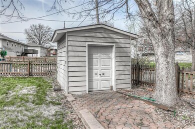 119 Elmwood St, Lansing, KS 66043 - photo 2