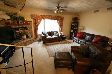 5437 Whalen Rd, Fitchburg, WI 53575 - photo 6