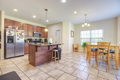 Kitchen Island, Walk-in Pantry