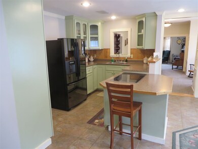 315 Cliff St, Saint Johnsbury, VT 05819 - photo 2