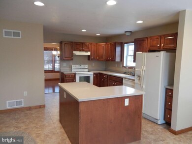 1423 Edenville Rd, Chambersburg, PA 17202 - photo 3