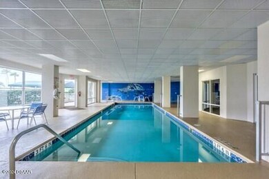 Links indoor pool