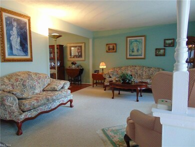 4623 Azalea Ln, North Olmsted, OH 44070 - photo 2