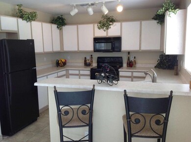 Kitchen w/Breakfast Bar 2