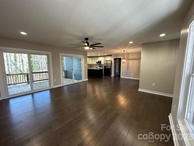 364 N Oakwood Dr, Statesville, NC 28677 - photo 3