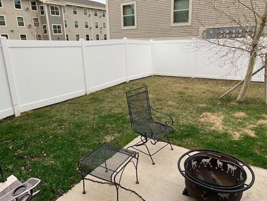 Backyard, Fenced<|><|>