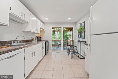 1110 Devon St, Herndon, VA 20170 - photo 5