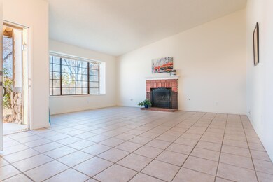 2757 Annapolis-3