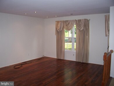 7919 Apache Ridge Ct, Manassas, VA 20109 - photo 5