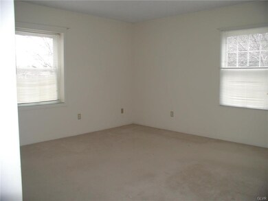 2669 Rolling Green Dr unit E2669, Macungie, PA 18062 - photo 5