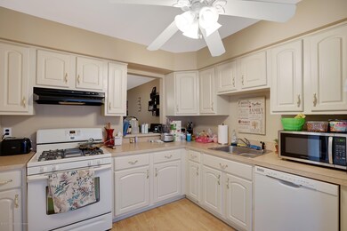 79 Bradford Ct, Matawan, NJ 07747 - photo 4