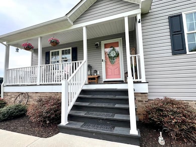 605 Beeks Ln, Spout Spring, VA 24593 - photo 5