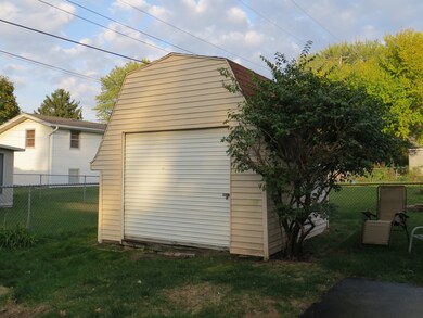 328 Amarillo Dr, Carpentersville, IL 60110 - photo 3