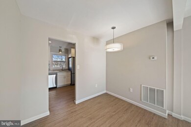 3025 Hickory Grove Ct, Fairfax, VA 22031 - photo 5