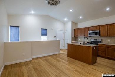 940 S 3rd Ave, Mills, WY 82644 - photo 3