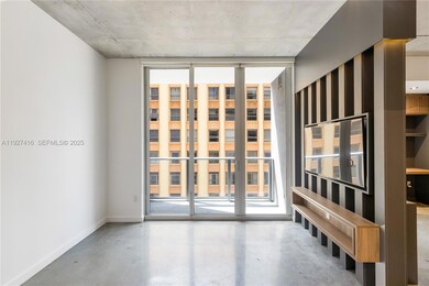 Centro unit 905, Miami, FL 33131 - photo 5