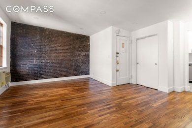 108 Perry St unit 4A, New York, NY 10014 - photo 3