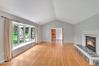 06-LIVING ROOM