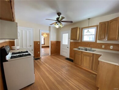 82 Garrow St, Auburn, NY 13021 - photo 4